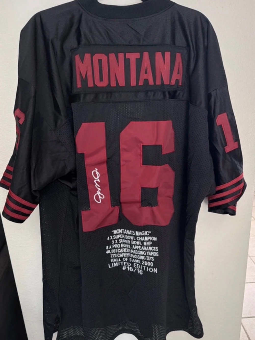 Mitchell & Ness Authentic San Francisco 49ers Joe Montana Jersey 56 3XL